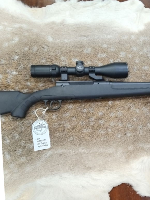 Brugte rifler - Savage - AXIS LINKS MED KIKKERT