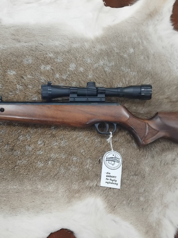 Luftgeværer - TELL - MED KIKKERT Luftgeværer - TELL - MED KIKKERT